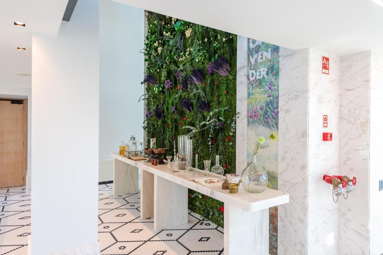 Pestana Douro Riverside - Preferred Hotels & Resorts, Lifestyle Valbom  Εξωτερικό φωτογραφία A green wall in a hotel